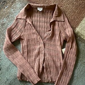 BUTTON UP TOP